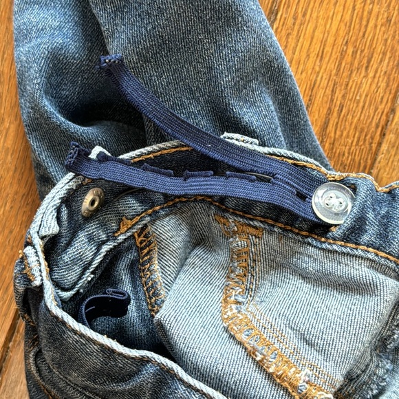 Old Navy Ballerina Distressed Jeans - Picture 5 of 7